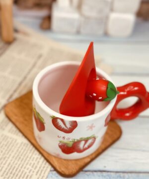 ماگ طرح توت فرنگی درب سیلیکونی کد 7886