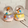 گوی موزیکال پمپی چراغدار بزرگ طرح دختر پسر نشسته کد 6554