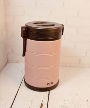 کول باکس پرتابل تایسو TYESO بزرگ حجم 6.6لیتر کد TS-01037 استیل ضد زنگ استیل دوجداره 304 ظرفیت بالا بدون نشتی عایق بادوام طراحی زیبا،شیک و بادوام قابلیت نگه داری دما سرد و گرم مناسب برای کمپینگ و سفر دارای دسته محکم و قابل حمل  مجهز به یک دسته ارگونومیک تقویت شده قفل های جانبی ایمن برای حمل اسان و جا به جایی پایدار، حتی در صورت پر بودن رنگ‌های معمولی: سفید، صورتی، مشکی، سبز اندازه محصول: 220.6*37.7 سانتی‌متر مکانیزم قفل دو طرفه، آب‌بندی محکم را برای جلوگیری از نشت و ریختن تضمین می‌کند و محتویات را تازه و تمیز نگه می‌دارد.  ساخته شده از آستر داخلی PP بدون BPA، بدون PVC، سازگار با محیط زیست با عایق فوم PU - ایمن، بادوام و بدون بو. مناسب برای پارک، ساحل، پیک‌نیک، کمپینگ، سفرهای جاده‌ای، ماهیگیری یا هر ماجراجویی دیگر در فضای باز.
